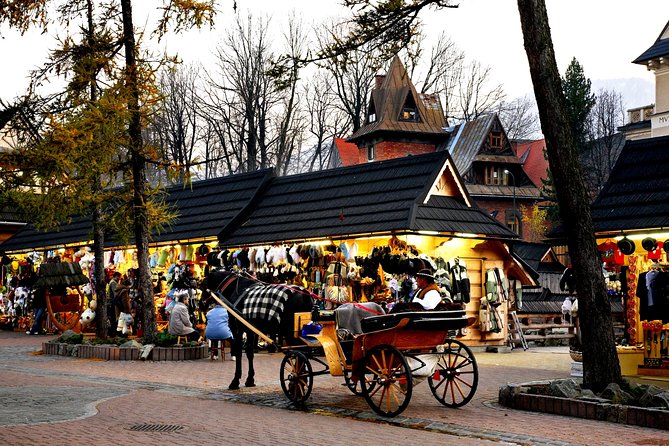 ZAKOPANE & TATRA Mountains Tour from Krakow - Stop 2: Chochołów’s wooden houses and the Oscypek cheese story