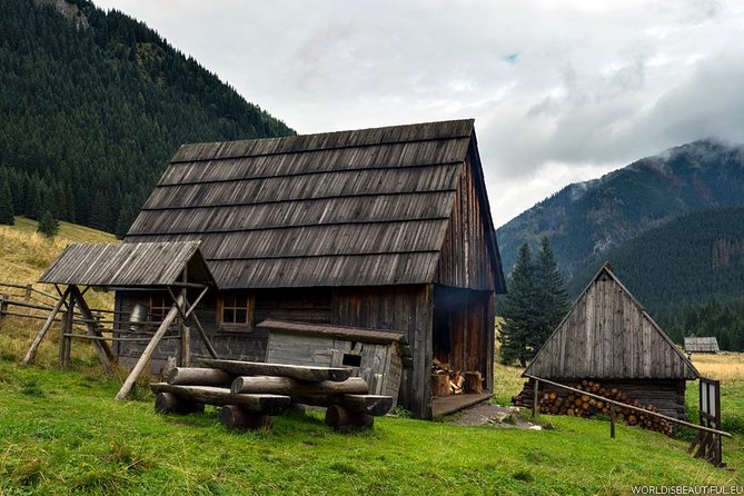 Zakopane & Thermal Springs: Private Tour - Chochołów: wooden village details and the soapy-wash tradition